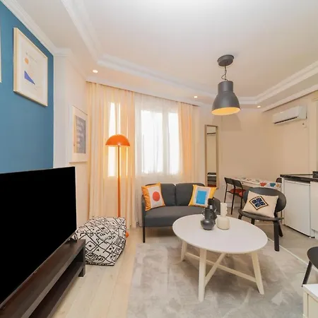 Apartment Vibrant And Central In Muratpasa