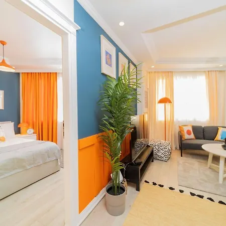 Vibrant And Central In Muratpasa Apartment *