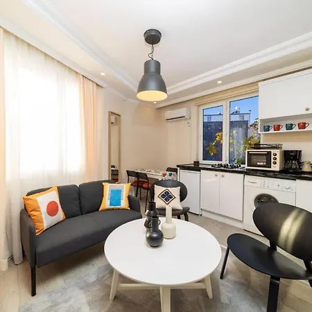 Apartment Vibrant And Central In Muratpasa